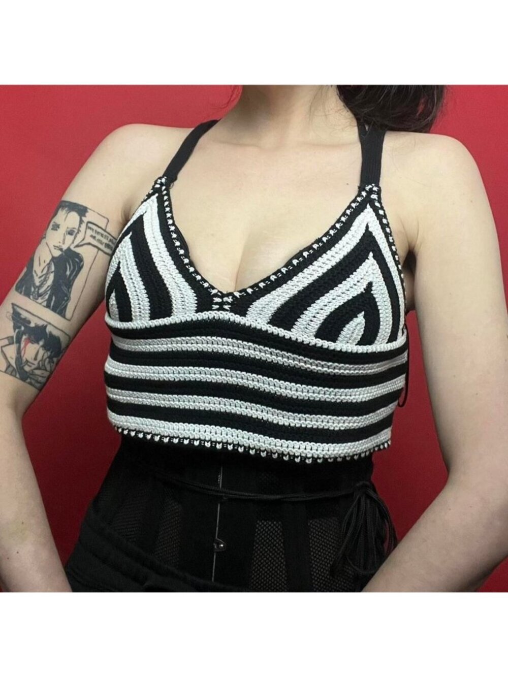Streetwear society / Black and white crochet crop 🖤🤍​